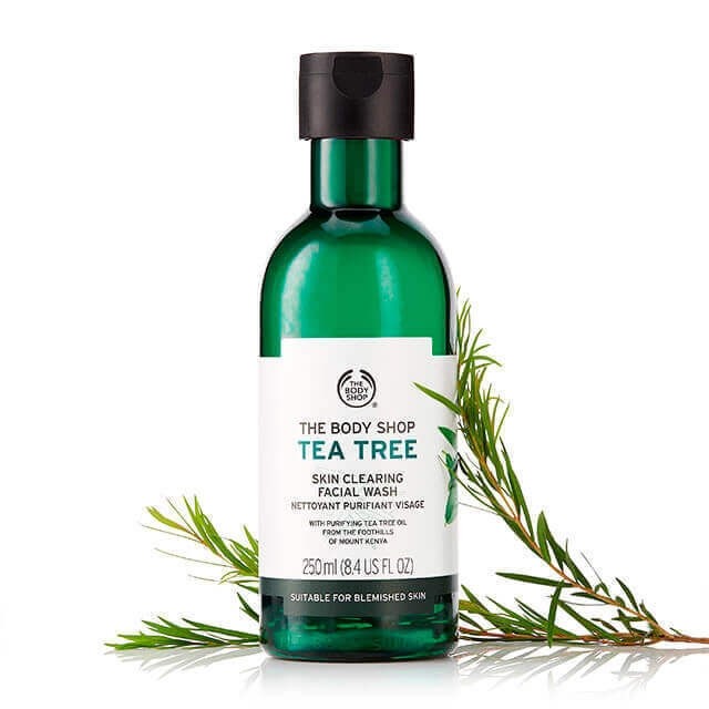 Tea tree skin clearing facial wash 5 640x640 1