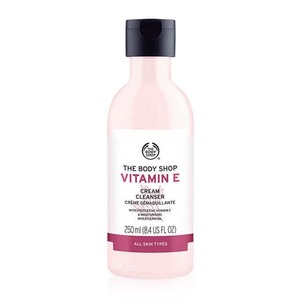 Medium vitamin e cream cleanser 5 640x640
