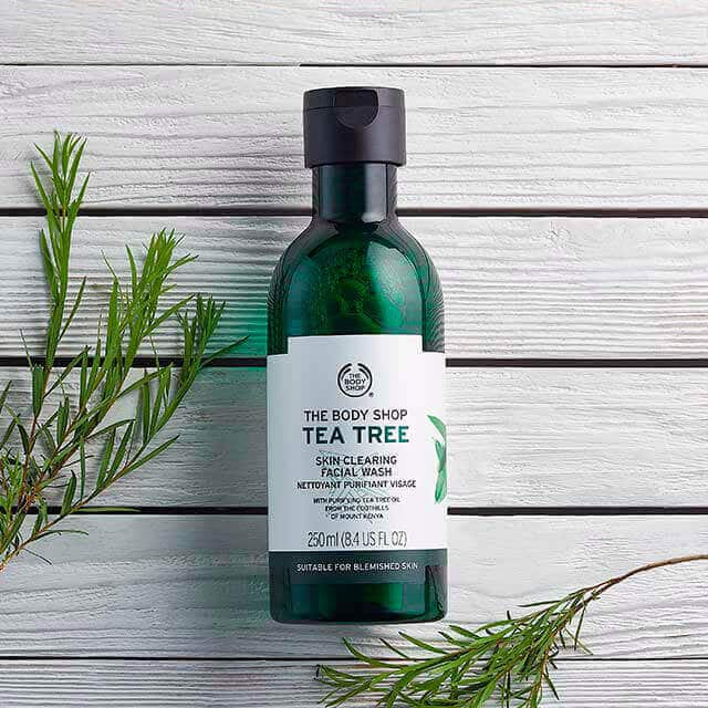 Tea tree skin clearing facial wash 6 640x640